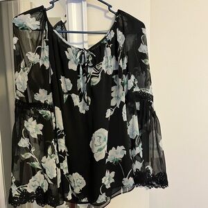 Flowy pullover blouse with tie